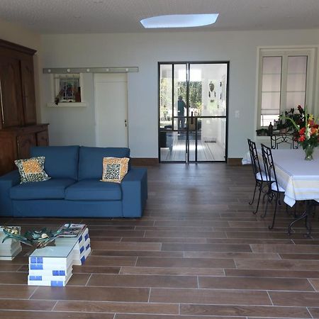 Au Jardin De L'Eventail Bed & Breakfast เลอม็องส์ ภายนอก รูปภาพ