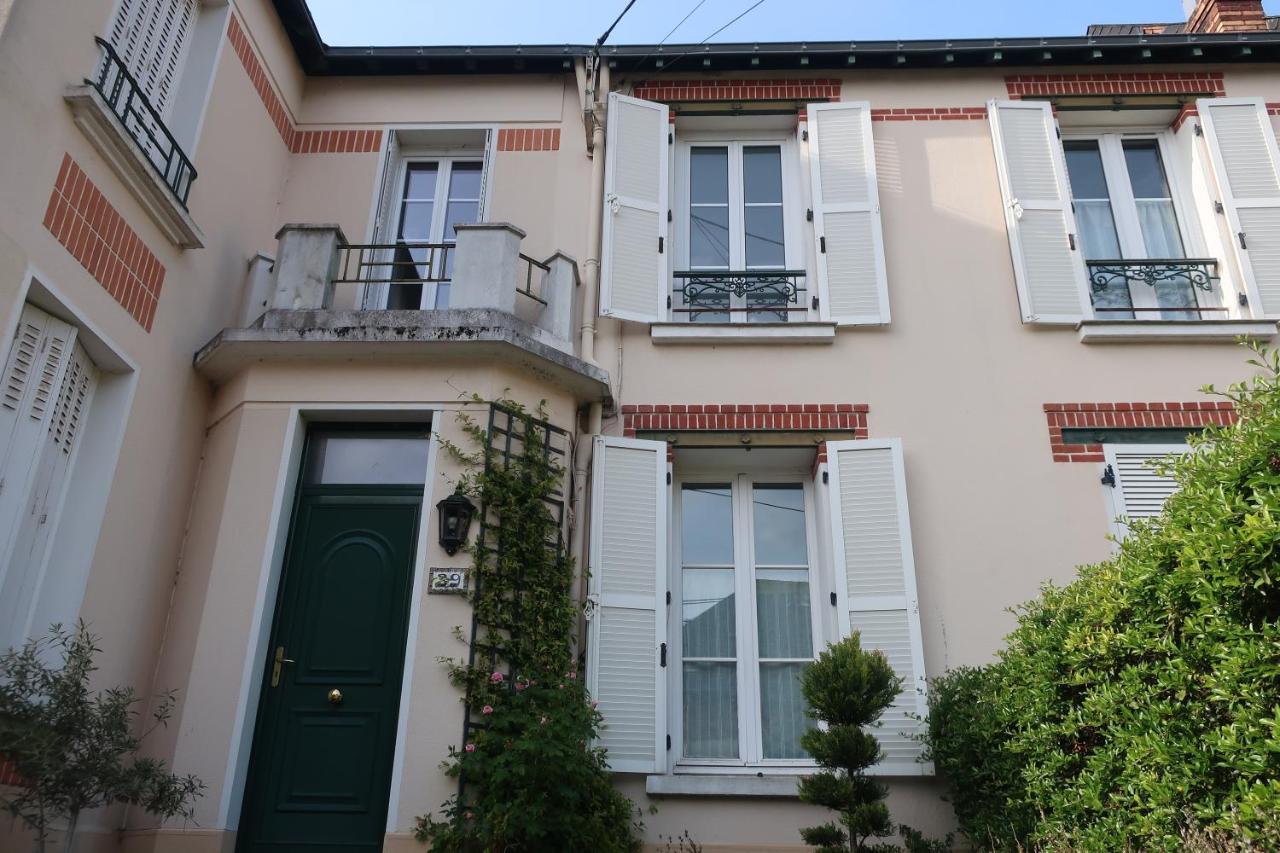 Au Jardin De L'Eventail Bed & Breakfast เลอม็องส์ ภายนอก รูปภาพ